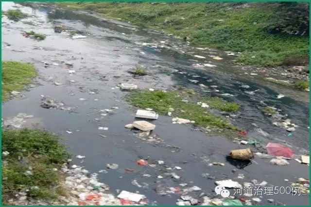 然而,现在大部分的乡村河流是垃圾成堆,污水横流 然而,现在大部分的乡村河流是垃圾成堆,污水横流